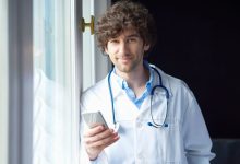 How to Choose a Healthcare Messaging App For Hospitals & Doctors?
