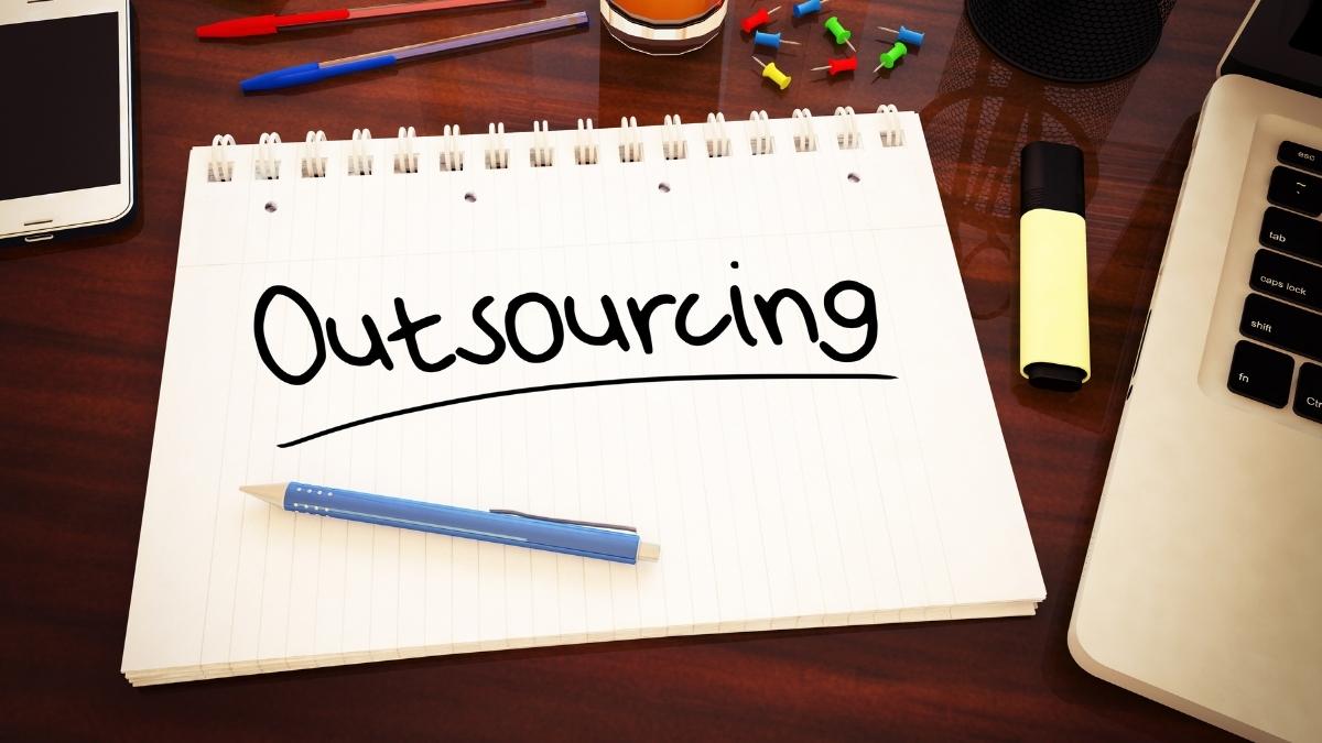 The Important Benefits of Outsourcing Your E-Commerce Business